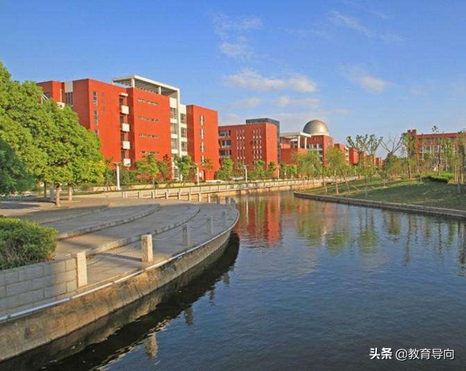 被地域耽误！这4所医科大学，实力强分数低，值得报考