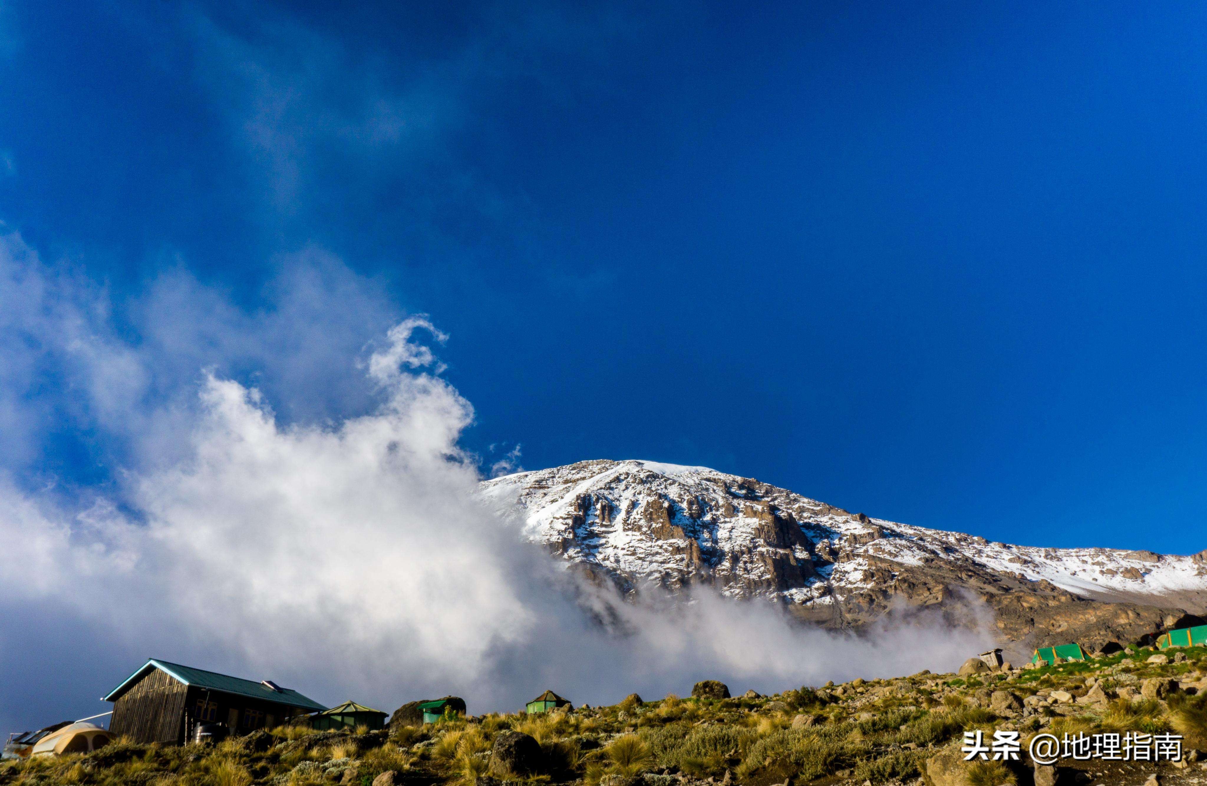 乞力马扎罗山属于哪个国家(全球最美的地方乞力马扎罗山)