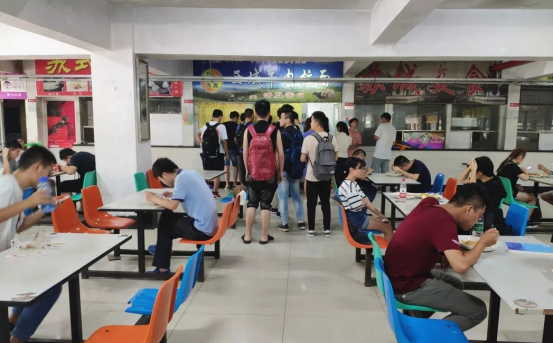 豪华配置！坐拥17个高颜值食堂，江苏这所双一流高校火了！