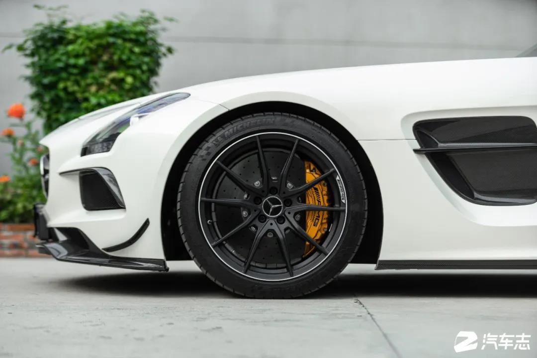 大陆仅十台的SLS AMG Black Series，零距离感受奔驰超跑的巅峰