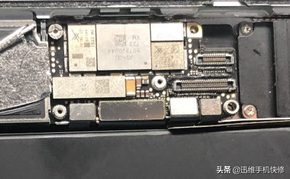 二修iPhone 8P循环跳变无SIM卡，奇葩问题出在这儿，你一定没想到