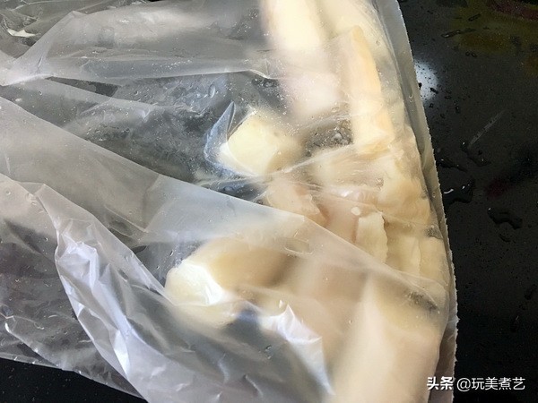 用山药泥替代淀粉，牢牢粘住“丸藕”
