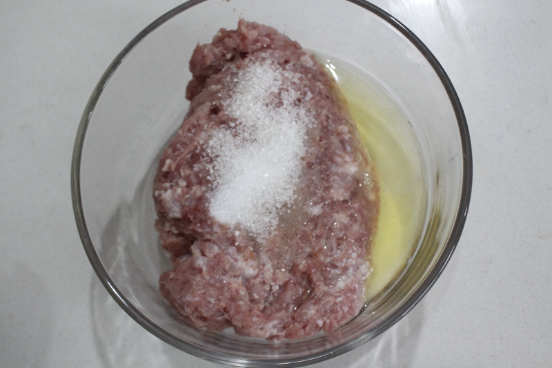 没想到烤箱还有这功能，年货腊肠也能自己做