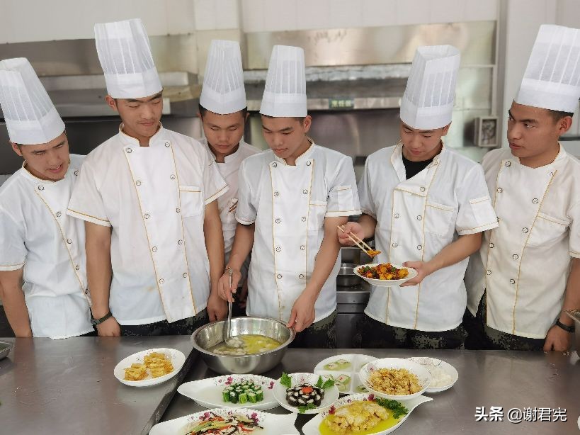 夏练三伏，传承中式烹调技术我们在路上