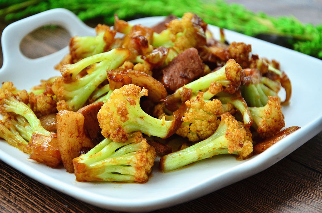 有机花菜怎么炒才好吃(教你做一道简单又健康的干煸菜花)