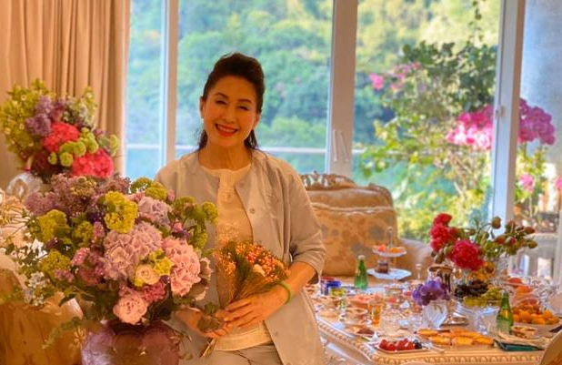 "僵尸女王"王玉环,错付15年恋情,现63岁依旧在卖保险--众创财经