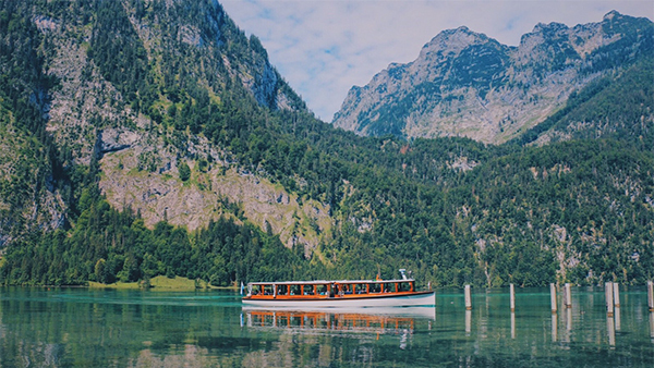 一起云旅游：山湖绝景彷若仙境，湖面倒影美哭众人