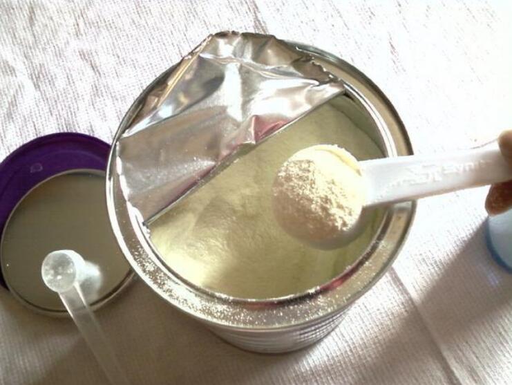还记得12年前的"大头娃娃"吗?如今又有了,这种假奶粉赶紧扔