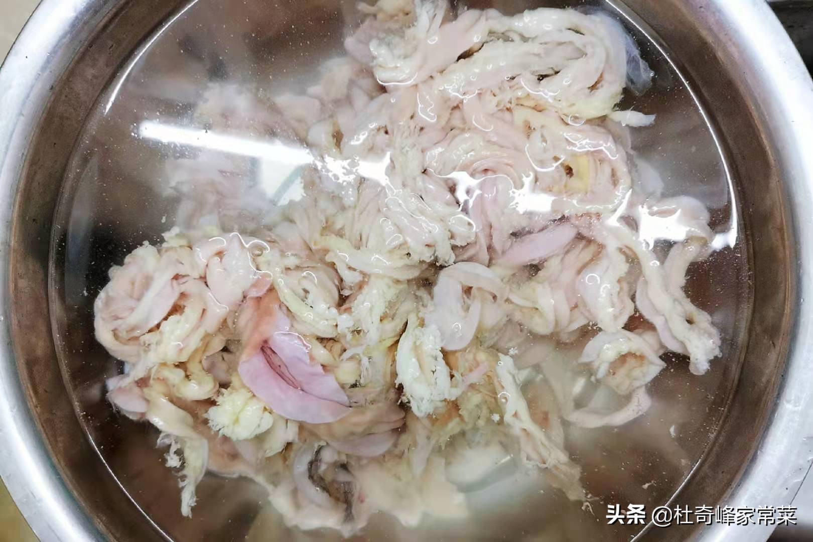 鸡肠怎么做好吃又简单（家常菜之卤水鸡肠味道醇香）