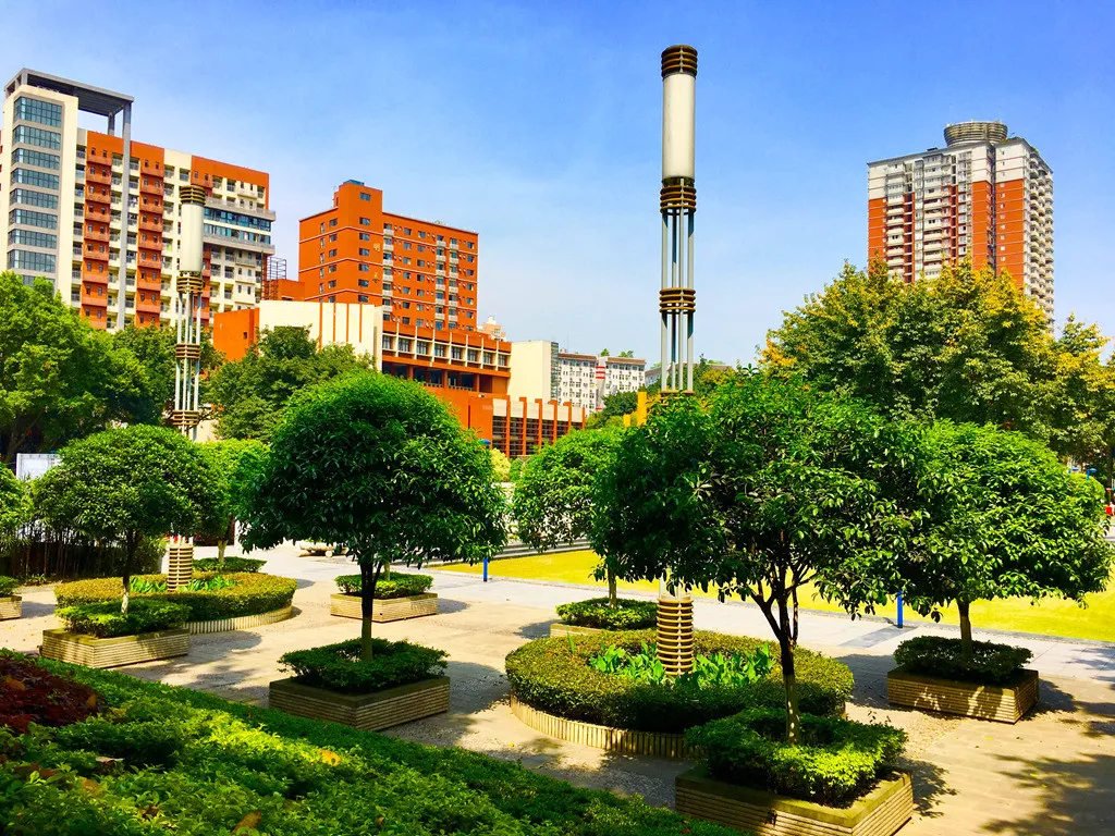 这所行事低调却成绩华丽的名校，他值得被爱