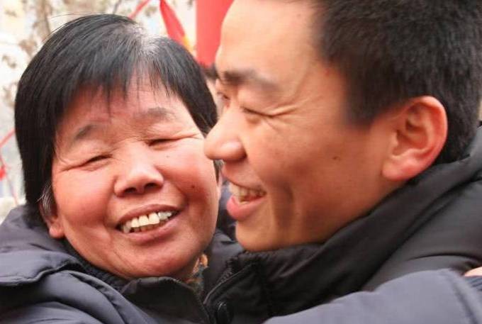 王宝强太苦了，妻子出轨母亲离世，这其中的苦只有他自己知道