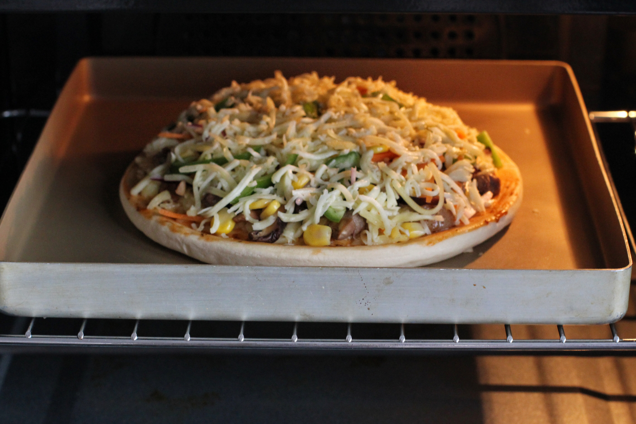 自制美味诱人的大披萨,瀑布拉丝老过瘾了,比必胜客里的还好吃