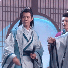 “浪浪钉”成背景板了？周也马闻远CP感爆棚！这眼神真不是在谈吗