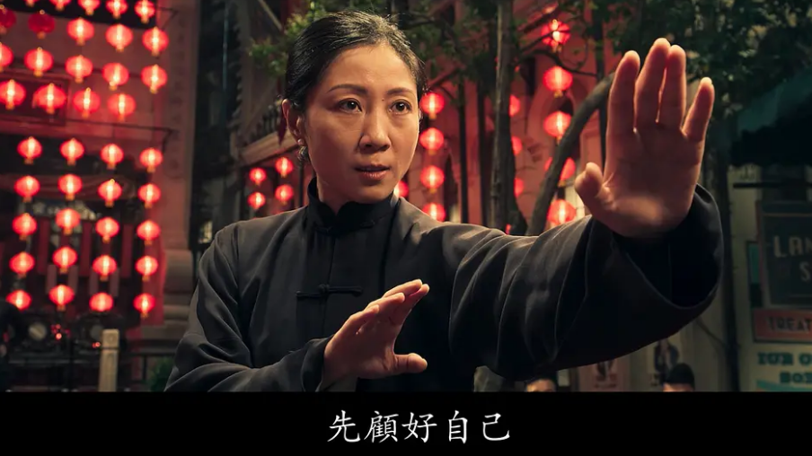 开始与港片创作者们进行合作,拍摄了《蜀山传》,《老鼠爱上猫》等作品