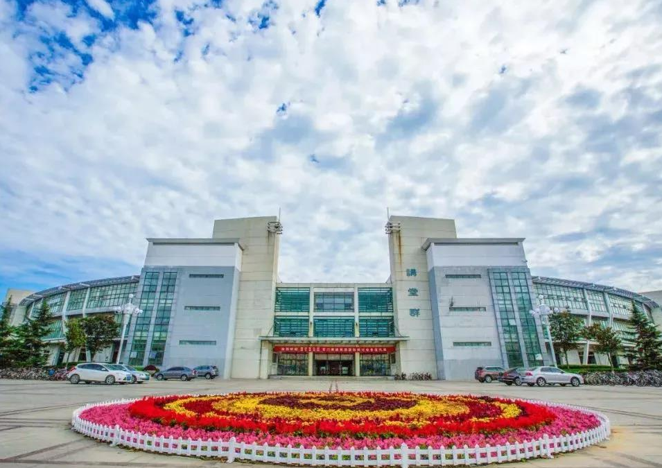 中国石油大学正式落户青岛，“徘徊不定”17年，和东营分别