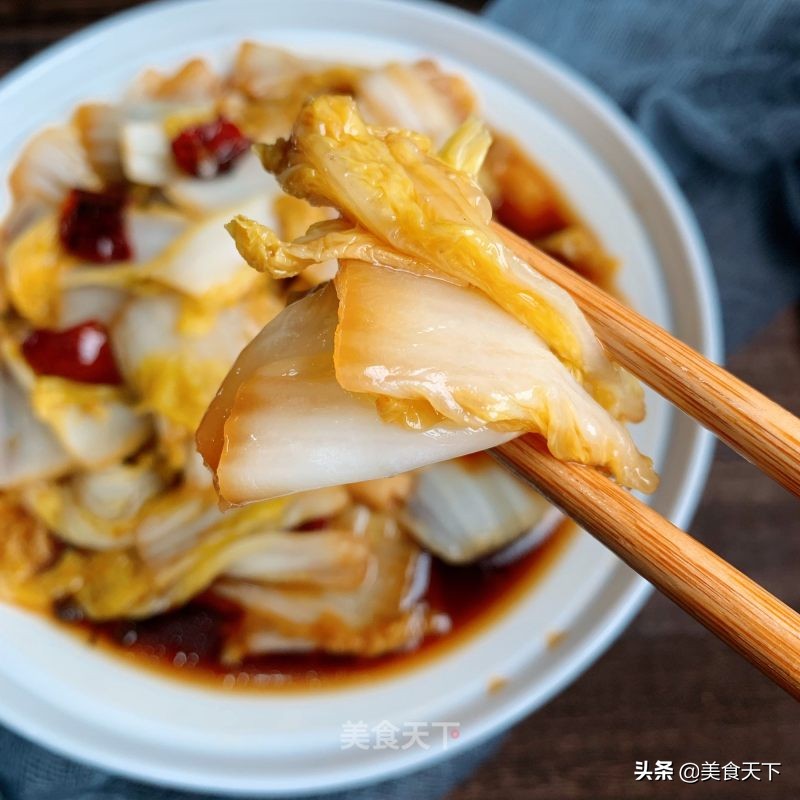 酸溜溜的味道，酸爽可口，开胃下饭，还帮油腻腻的肠胃减减负