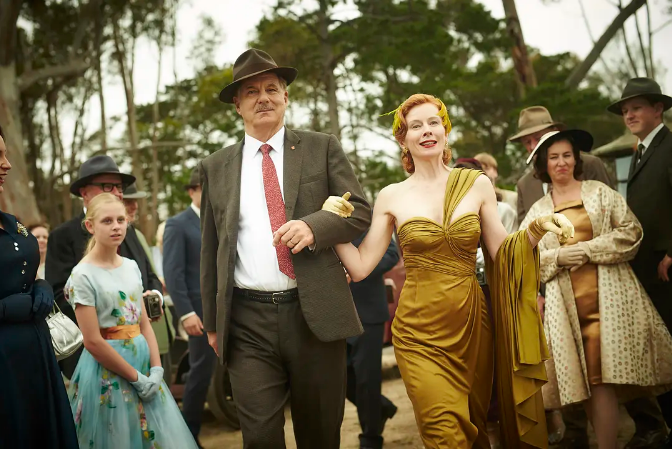 裁女佳人电影剧情「解析」 _晶羽科技