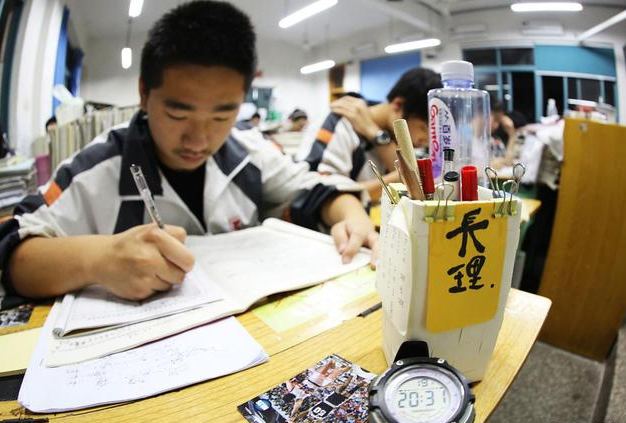 别人家的孩子，手风琴10级素描8级，17岁考入中科大少年班