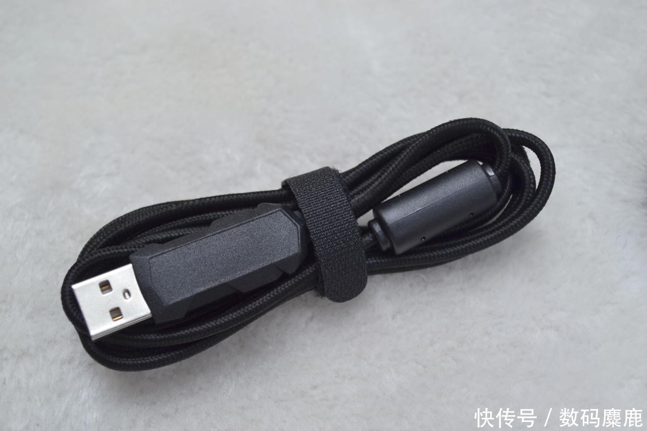 鸡你太美——GameSir盖世小鸡GM300无线游戏鼠标