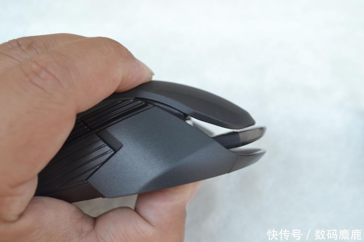 鸡你太美——GameSir盖世小鸡GM300无线游戏鼠标