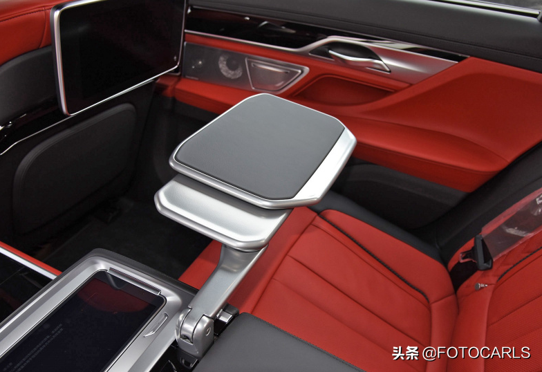 宝马7系最帅的版本，740Li xDrive黑焰版实拍，这霸气需要127.8万