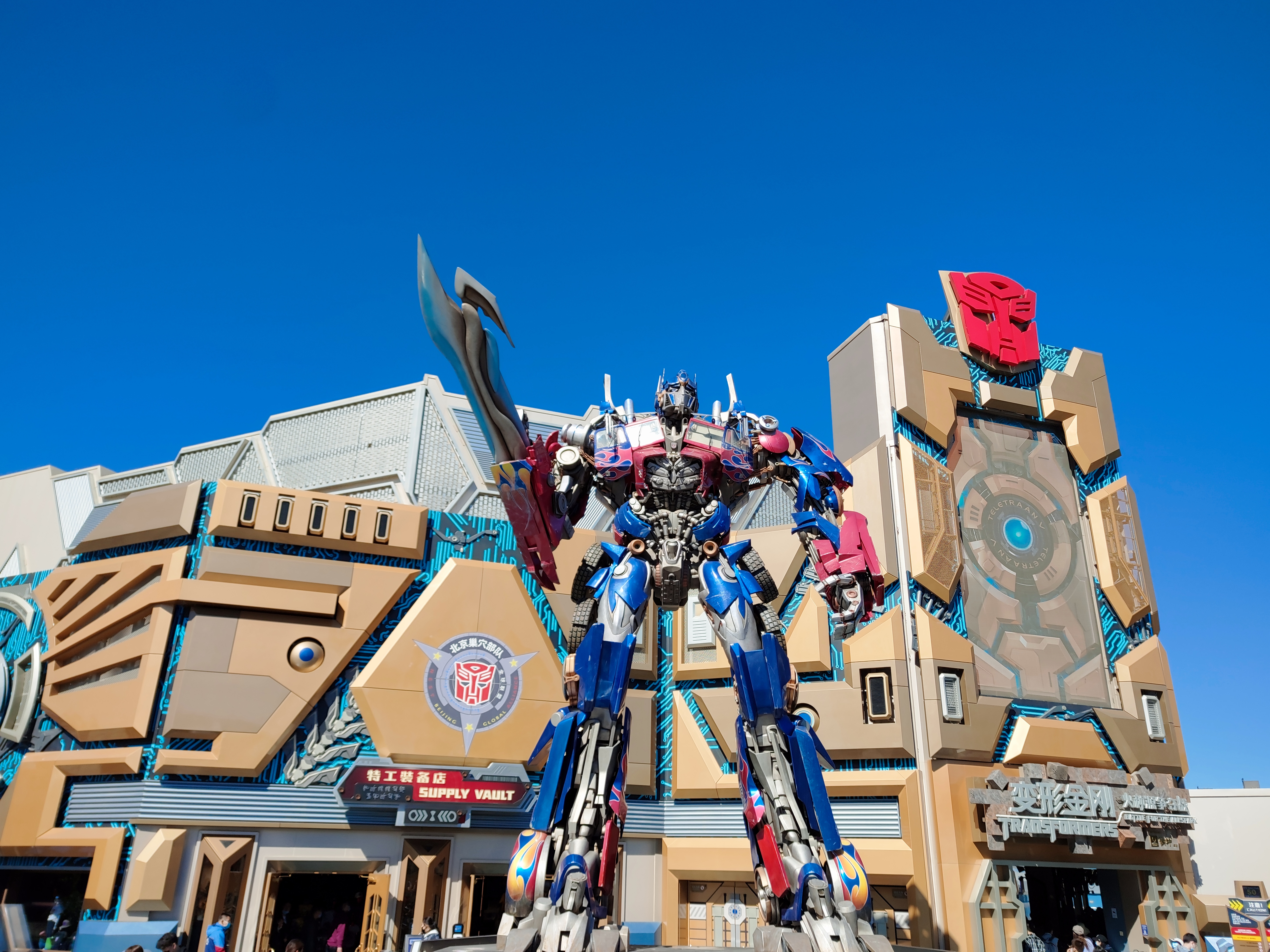 北京环球影城-擎天柱欢迎你北京环球影城-擎天柱or威震天?