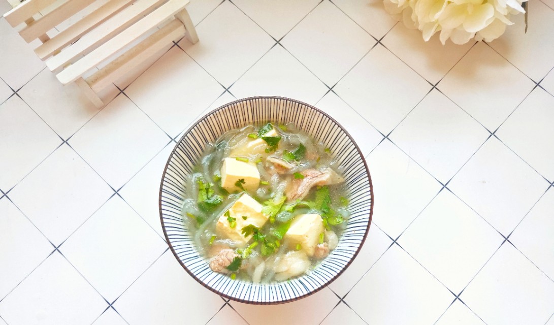 豆腐炖羊肉的家常做法(浓香美味，妙手炖制绝技)