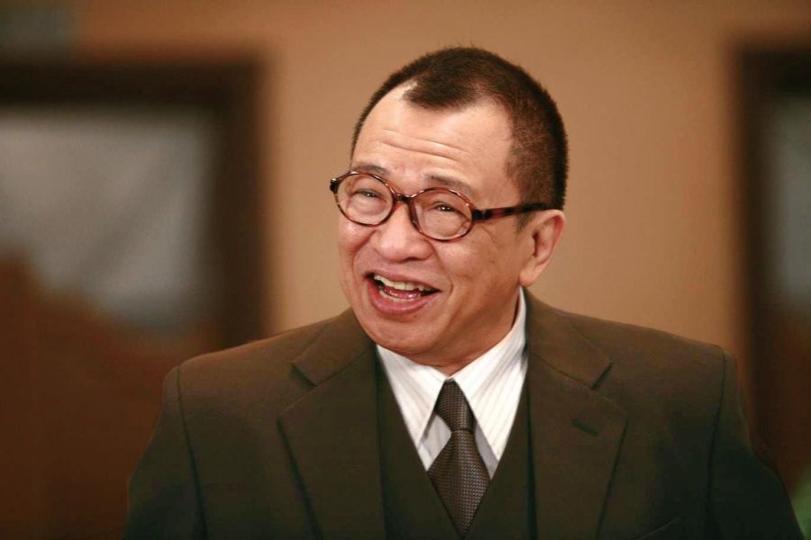 他是不一般的甘草演员，家世不一般的显赫，人缘不一般的好