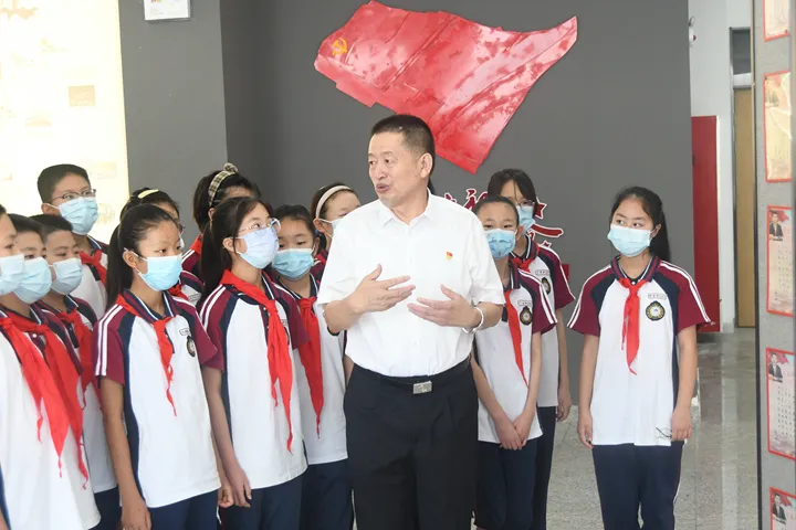 开学第一课，威海中小学生这样上