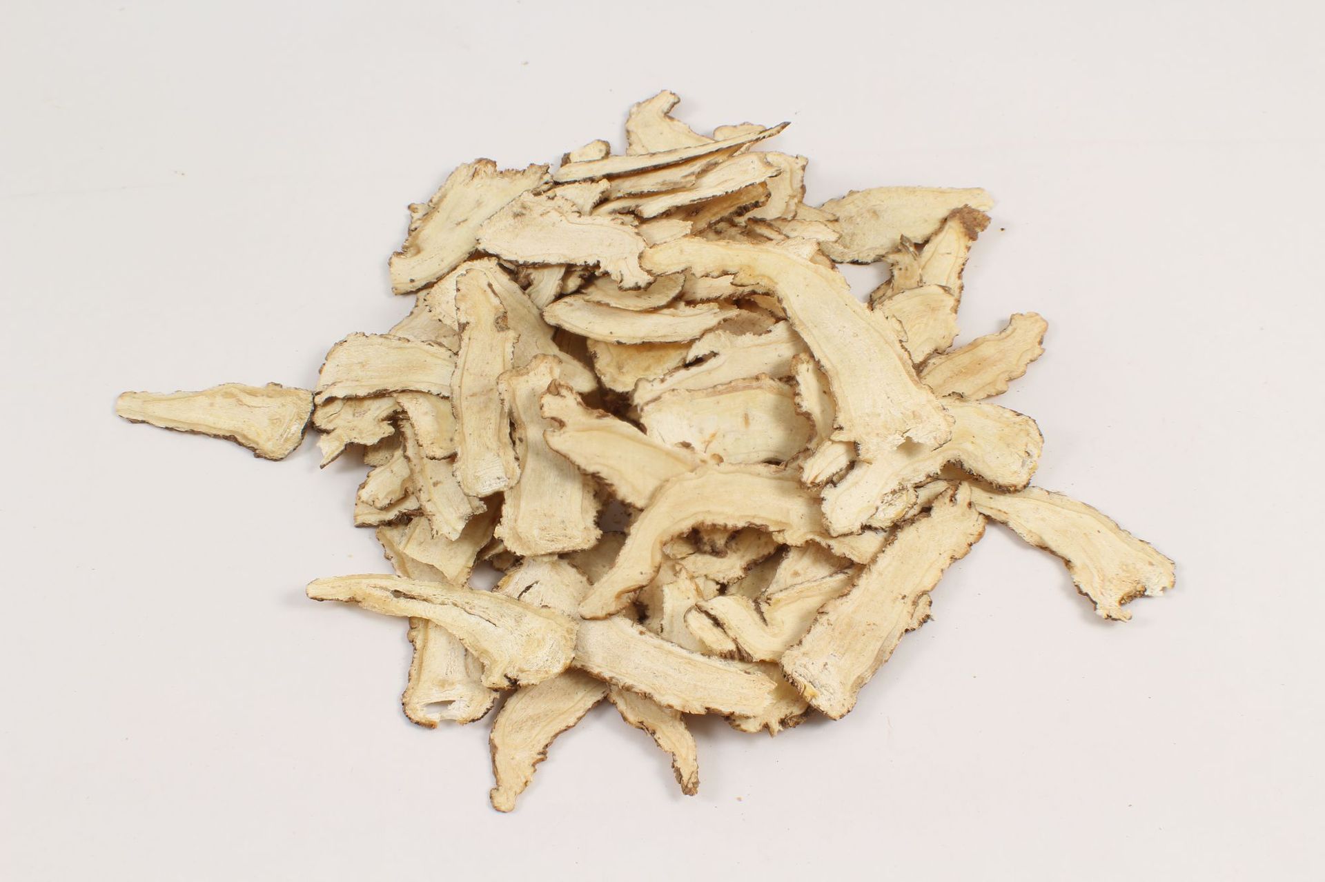 当归当归,石南,踯躅,秦艽,菊花,干姜,防风,雄黄,麝香,丹砂,斑蝥,蜀椒