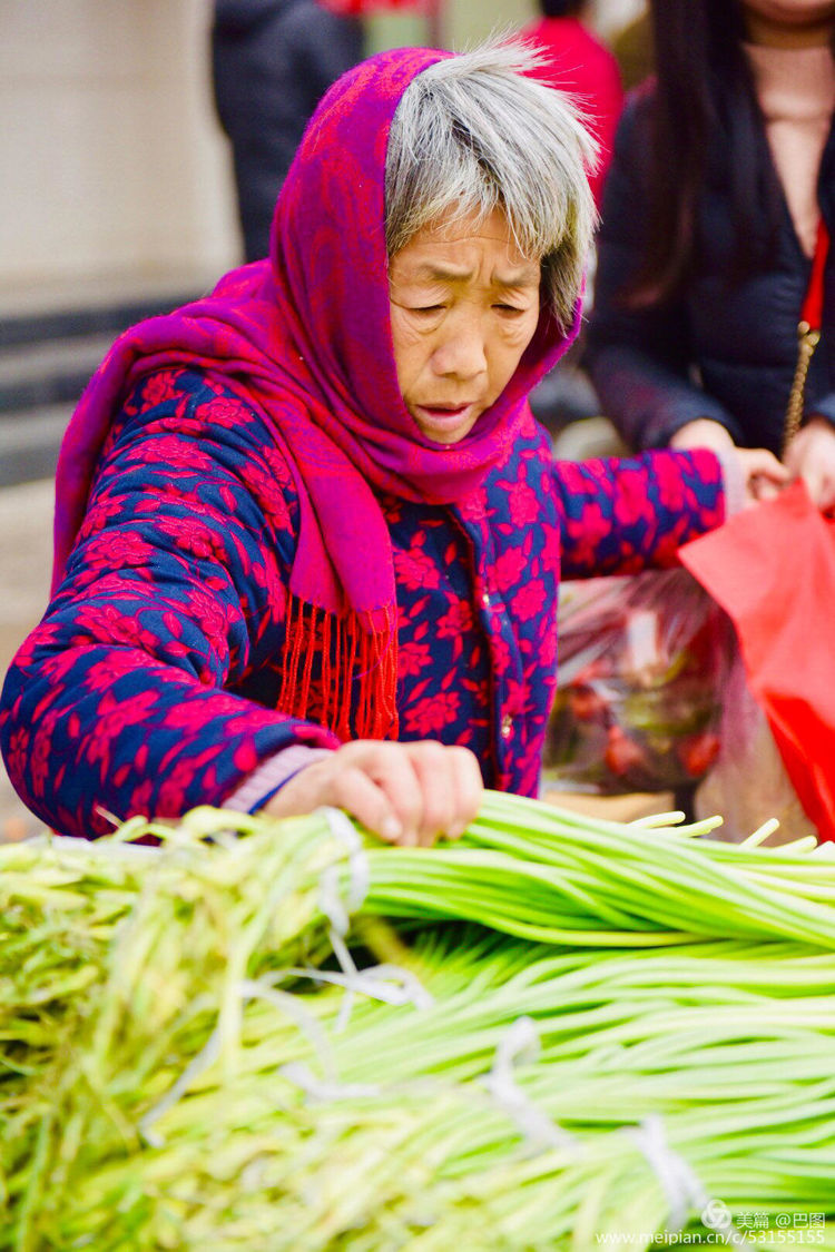 10月7日重阳节，十几首诗词100幅照片，致敬天下老年人