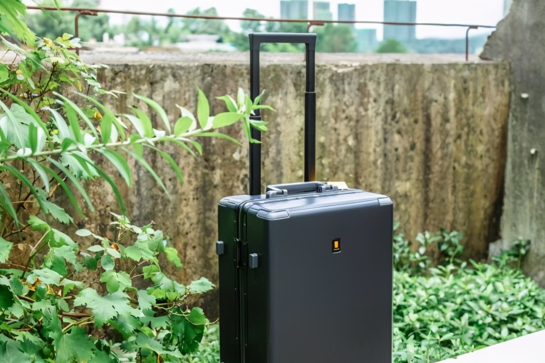 出差首选行李箱——地平线8号 POWER 系列登机箱