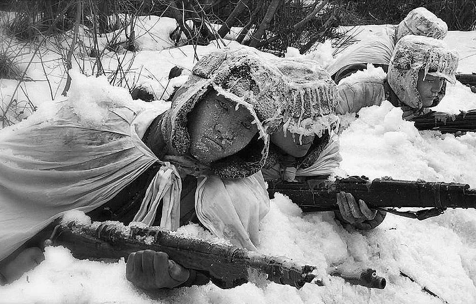 长津湖真实冻死照片（真实情况更让人痛）-第1张图片