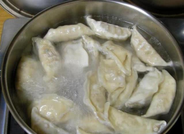 入伏吃水饺，一定要切忌放这种调料，否则饺子馅很容易发酸