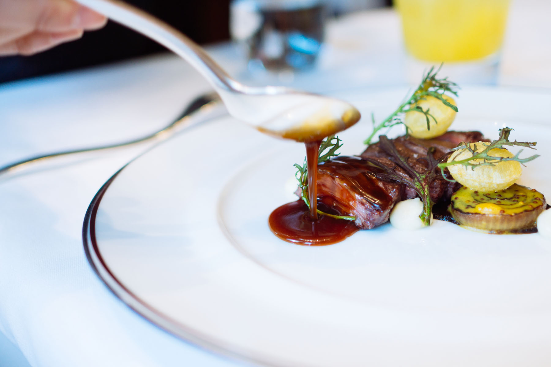 法国菜是怎么一步步封神的?揭开法国料理背后的历史故事