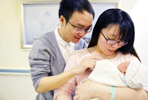 母乳喂养自查清单：宝宝成功喂养和吃饱的表现妈妈要清楚