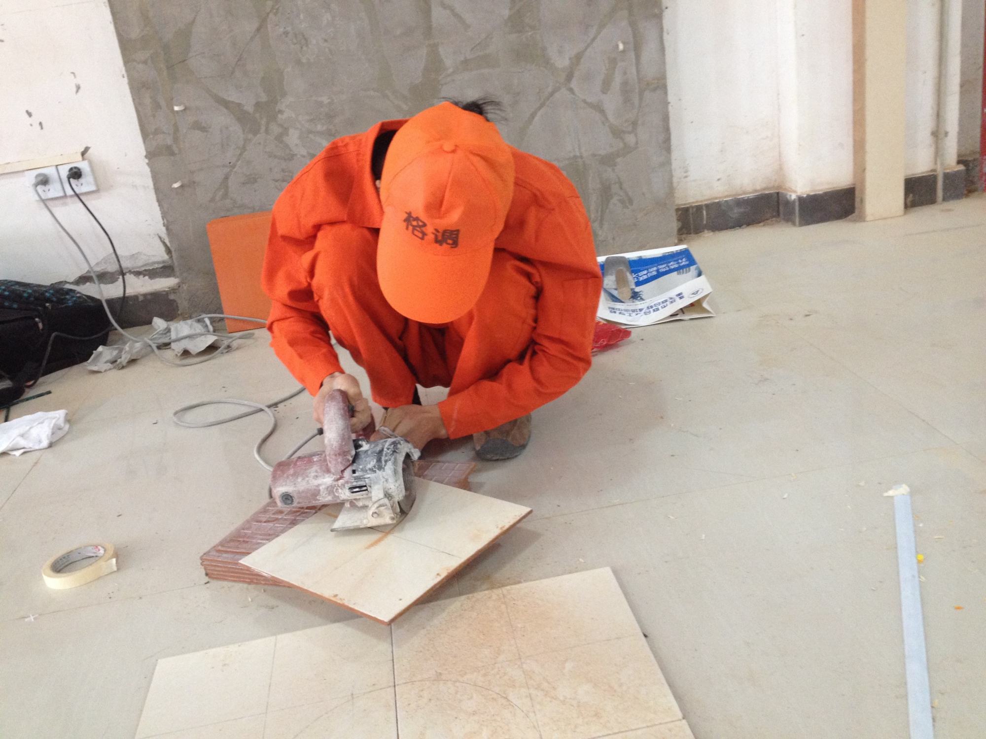 家装瓦工偷懒太可恨，施工时做这5件事，我一分钱都不想给他