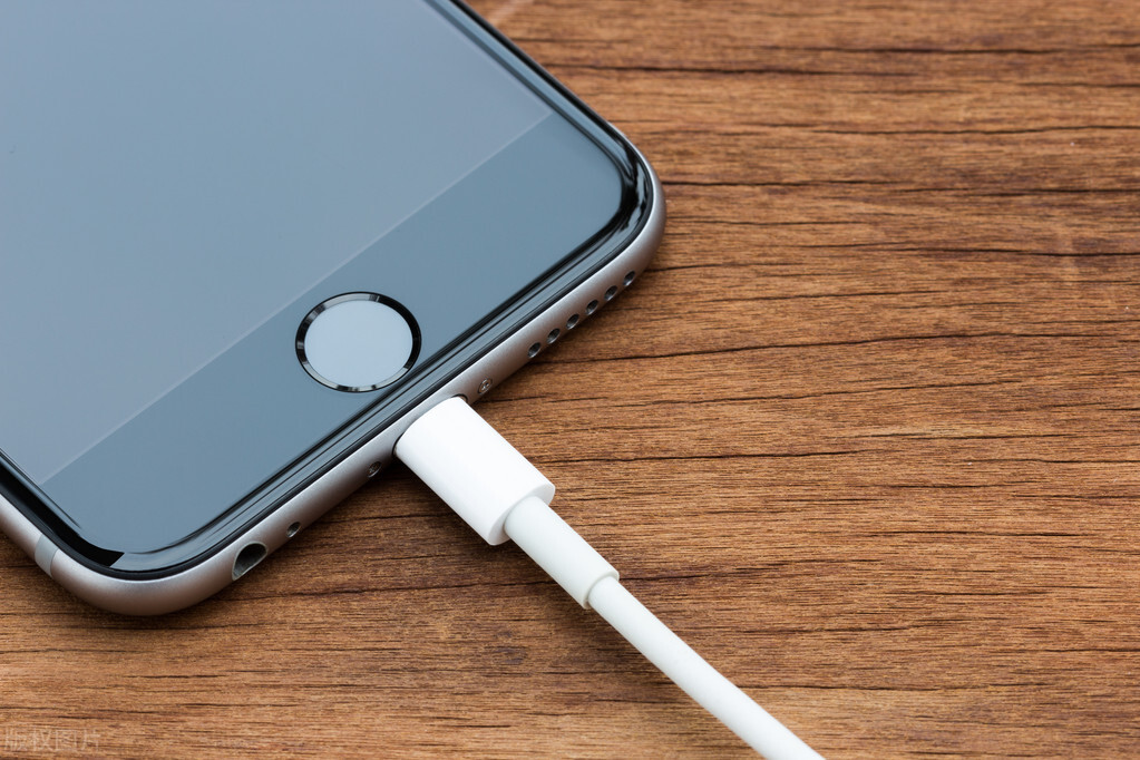 苹果手机最佳充电方式，电池充电健康的5个办法？