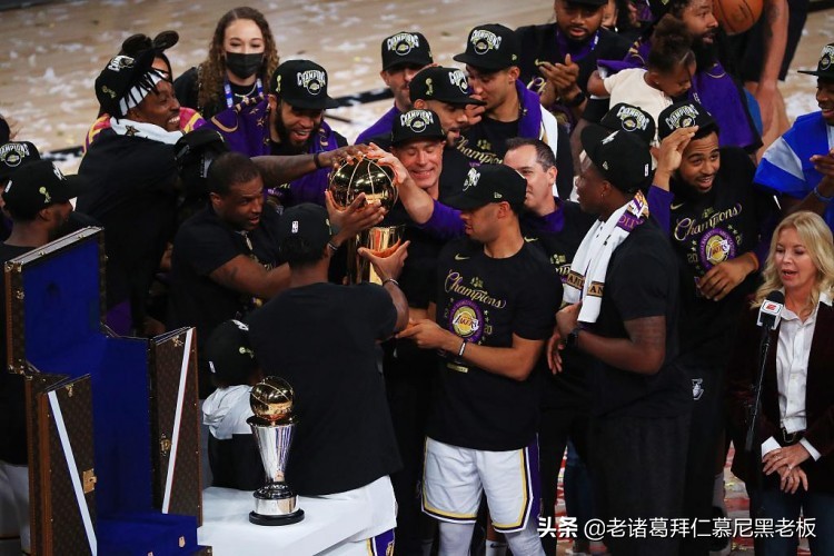 为什么nba都支持拜登(拜登：希望湖人队在方便的时候来白宫做客，我很欣赏詹姆斯的球技)