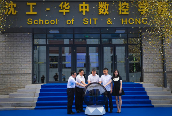 惊艳！东北这所高校：坐拥网红餐厅、高配宿舍，四季堪称神仙颜值