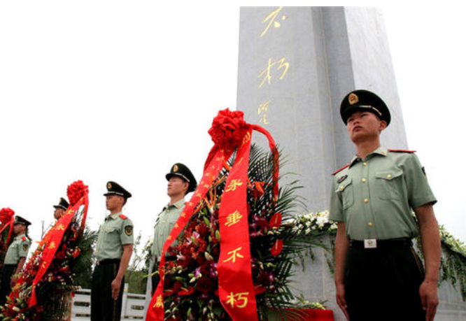 烈士子女高考加20分惹争议，网友表示不公平，女孩的话让人沉默