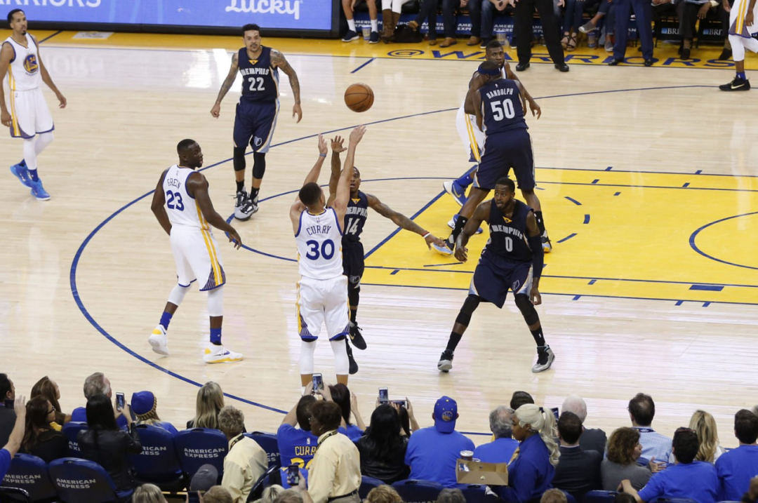 nba为什么背靠背难打(NBA史上最难破15大纪录，张大帅单场100分只能排第三？)