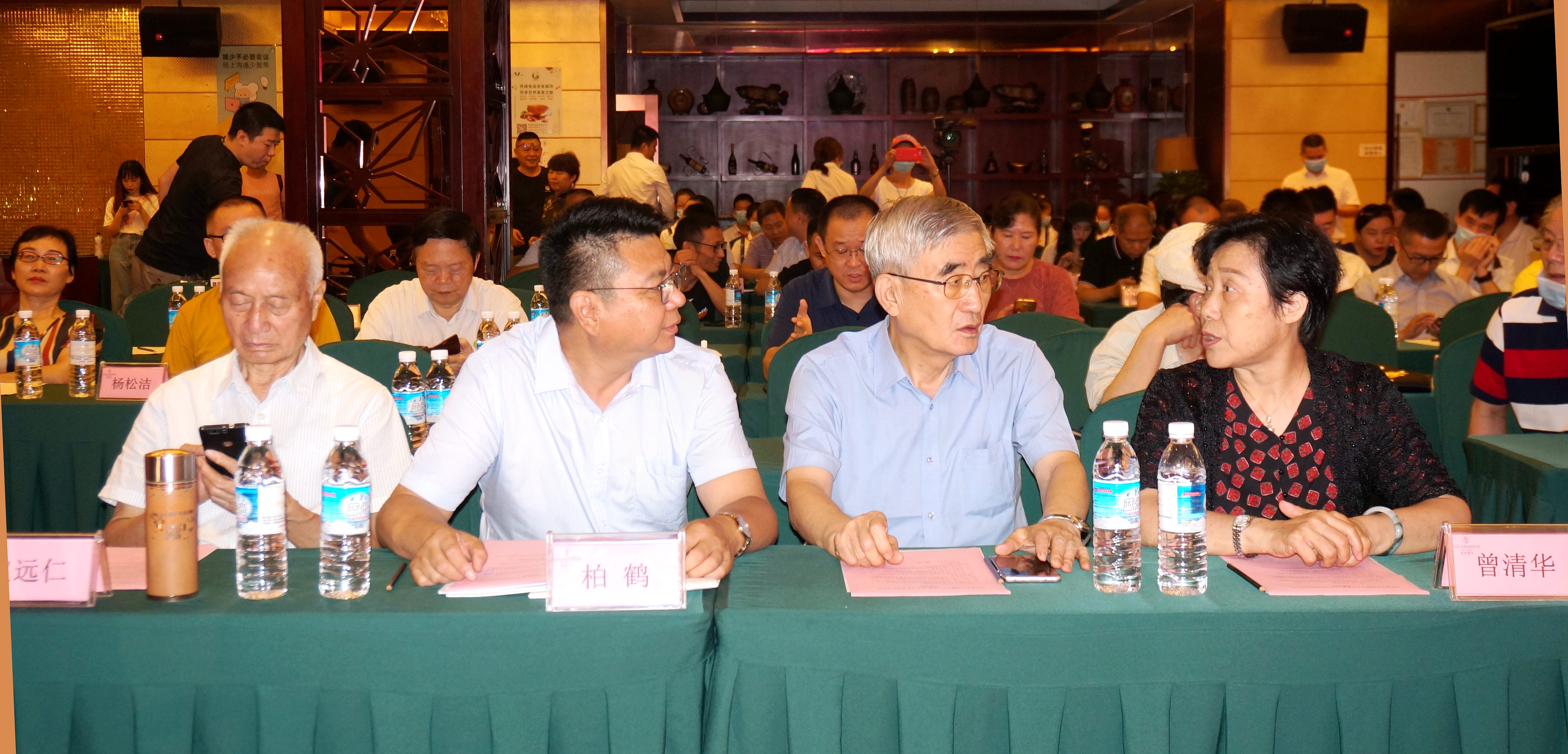 AI学习机捐赠项目启动仪式在成都举行