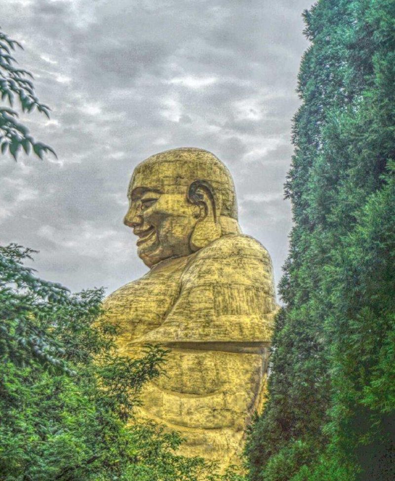 乐山大佛千年不倒，每逢灾难都会闭眼流泪，是巧合吗？