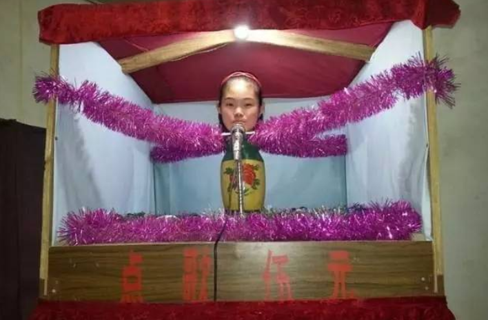 真人没手没脚，以瓶为身，江湖骗术“花瓶姑娘”，是如何做到的？