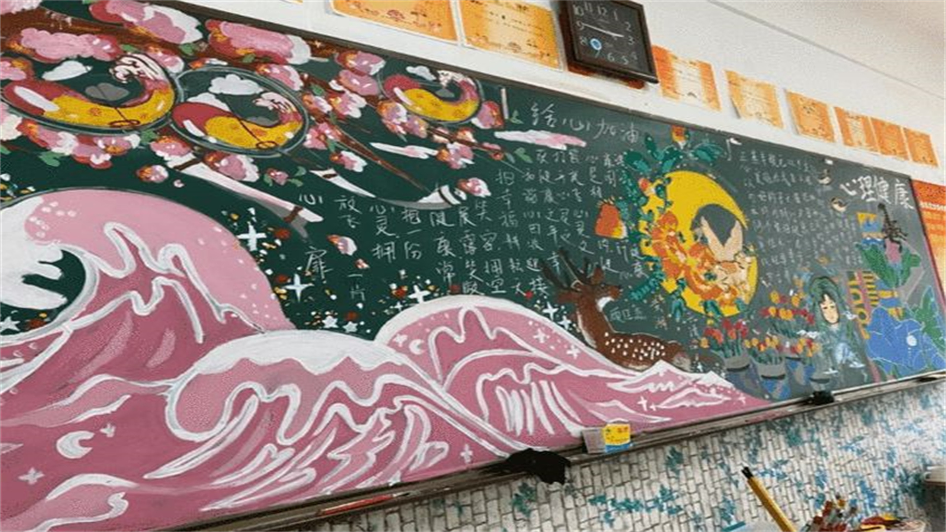 初中生"创意黑板报"走红,画工堪比美术生,老师看后称赞不已