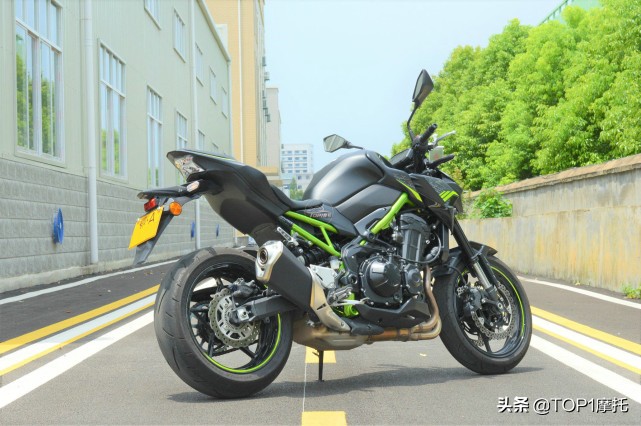 不只是性价比高 准公升级四缸街车 川崎Z900简单试驾