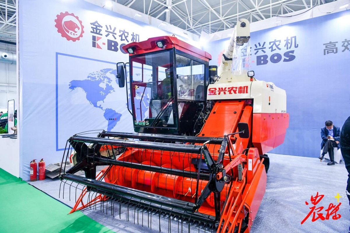 國際農(nóng)機(jī)展上12款履帶全喂入聯(lián)合收割機(jī)（含價(jià)格）