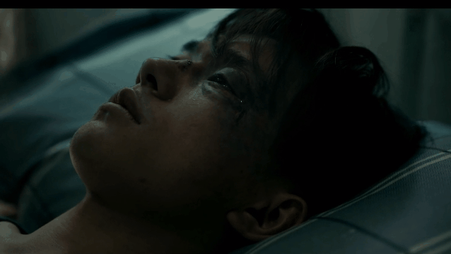 生日当天憾别金鸡影帝，20岁的易烊千玺，侥幸逃过被捧杀命运