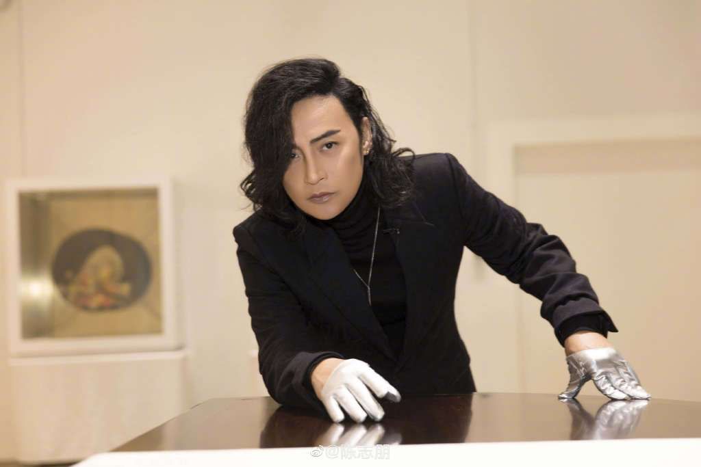 金城武长发造型同样帅气有型的男星,金城武就肯定少不了.